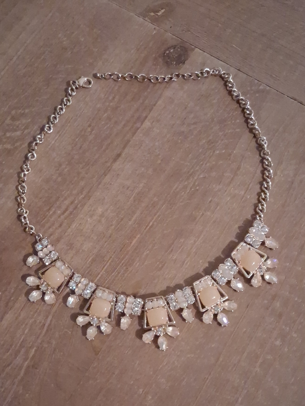 New Elegant Gold and Cream Statement Necklace - Women Jewelry - Picture 9 of 16